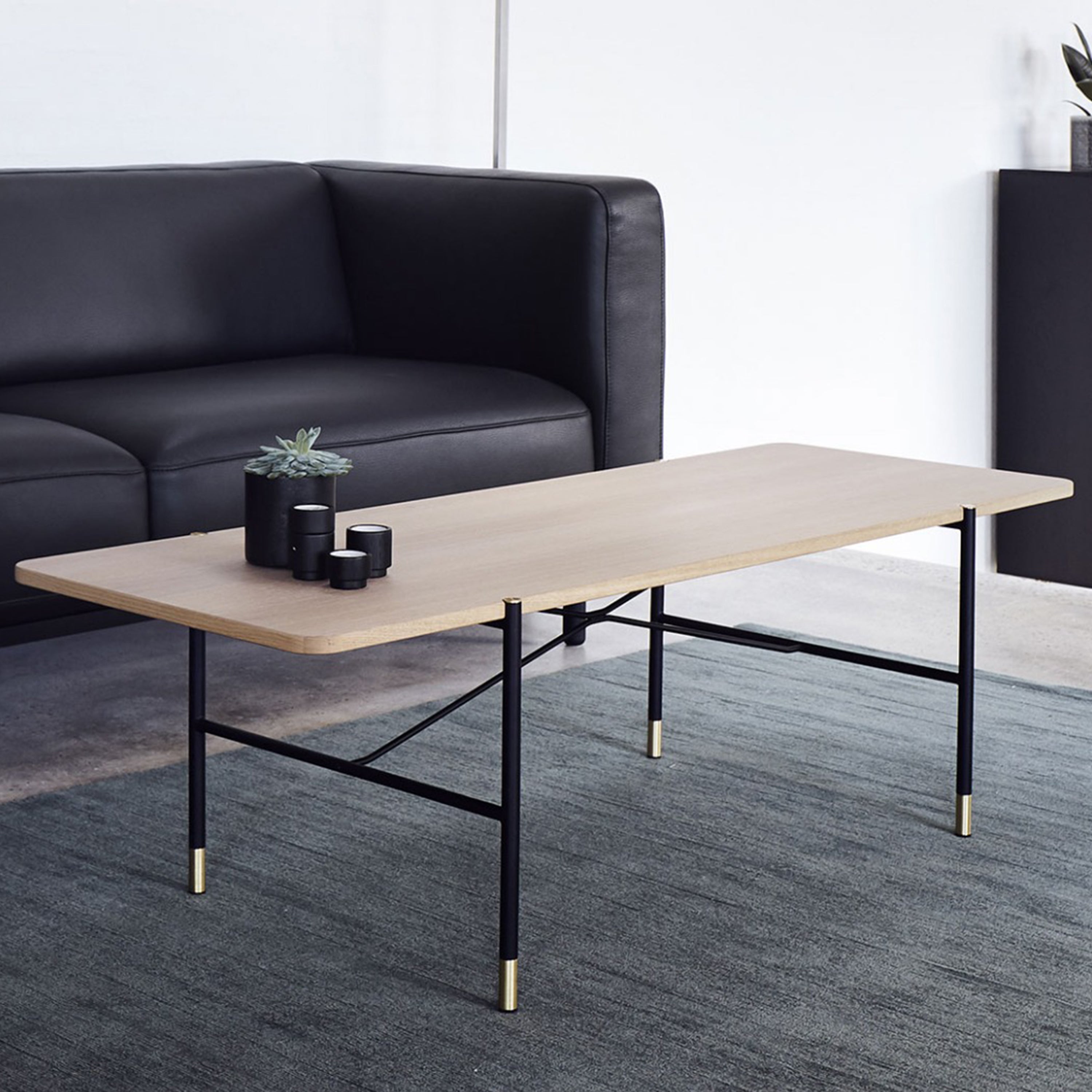 C6 Coffee table